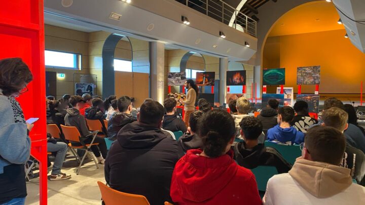 2071 Una visita guidata al Pianeta Terra